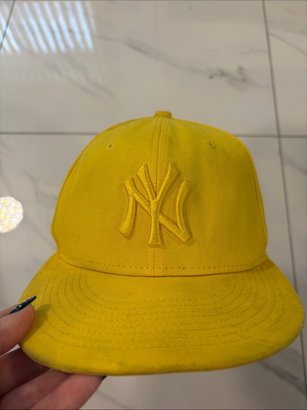 MLB New York Yankees Yellow Embroidered Baseball Cap